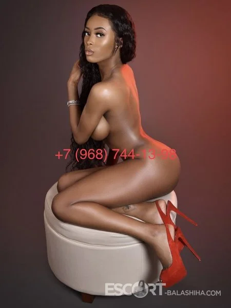 Lily – горячая и соблазнительная красотка, доступна 24/7