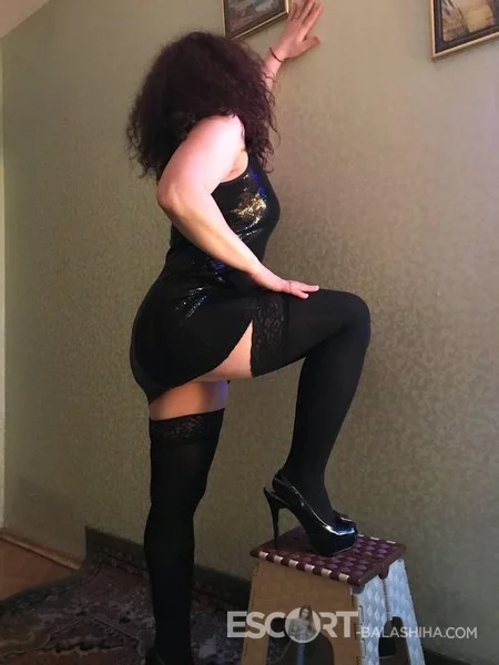 Марина – соблазнительная молодая девушка с горячим темпераментом.